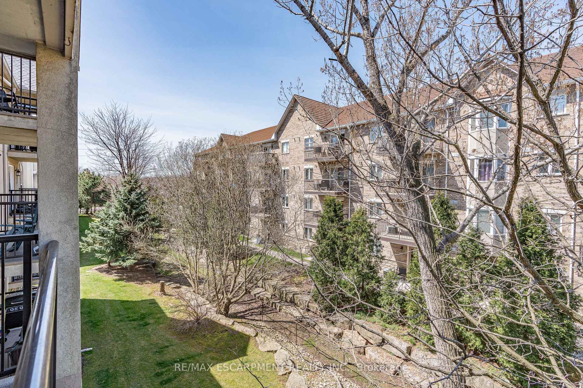 1441 Walkers Line Unit 305 photo 13