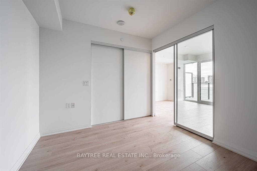 99 Foxbar Road Unit 1606 photo 15