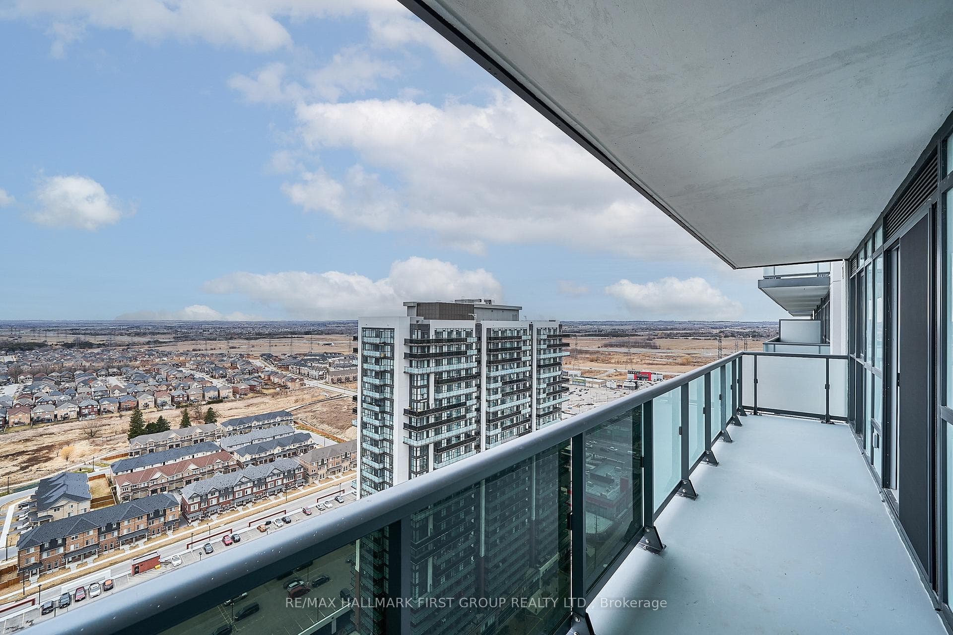 2545 Simcoe Street Unit 2708 photo 34