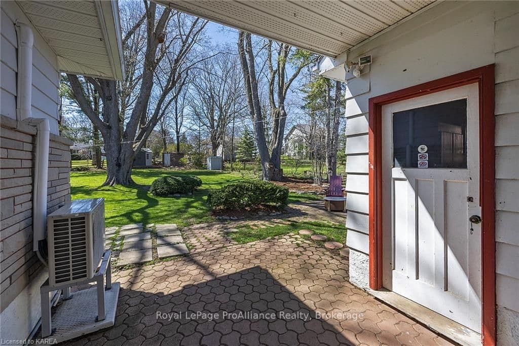 717 CENTRE Street photo 26