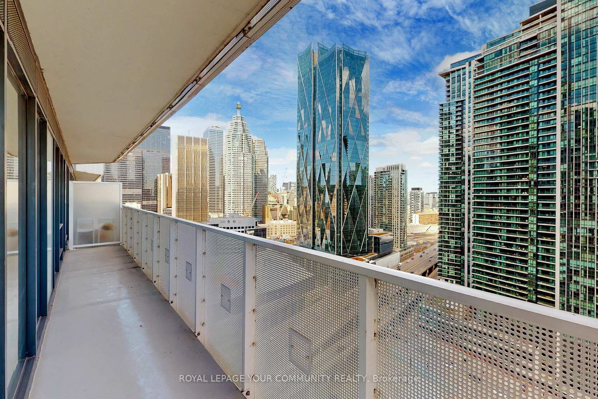 88 HARBOUR Street Unit 2707 photo 13