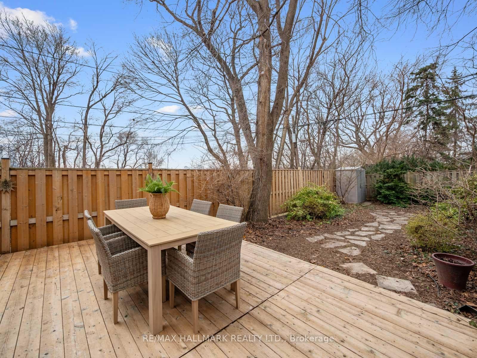 26 Eastmount Avenue photo 47