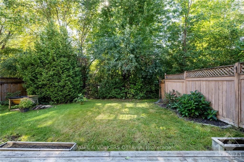 242 STEDMAN Street photo 28