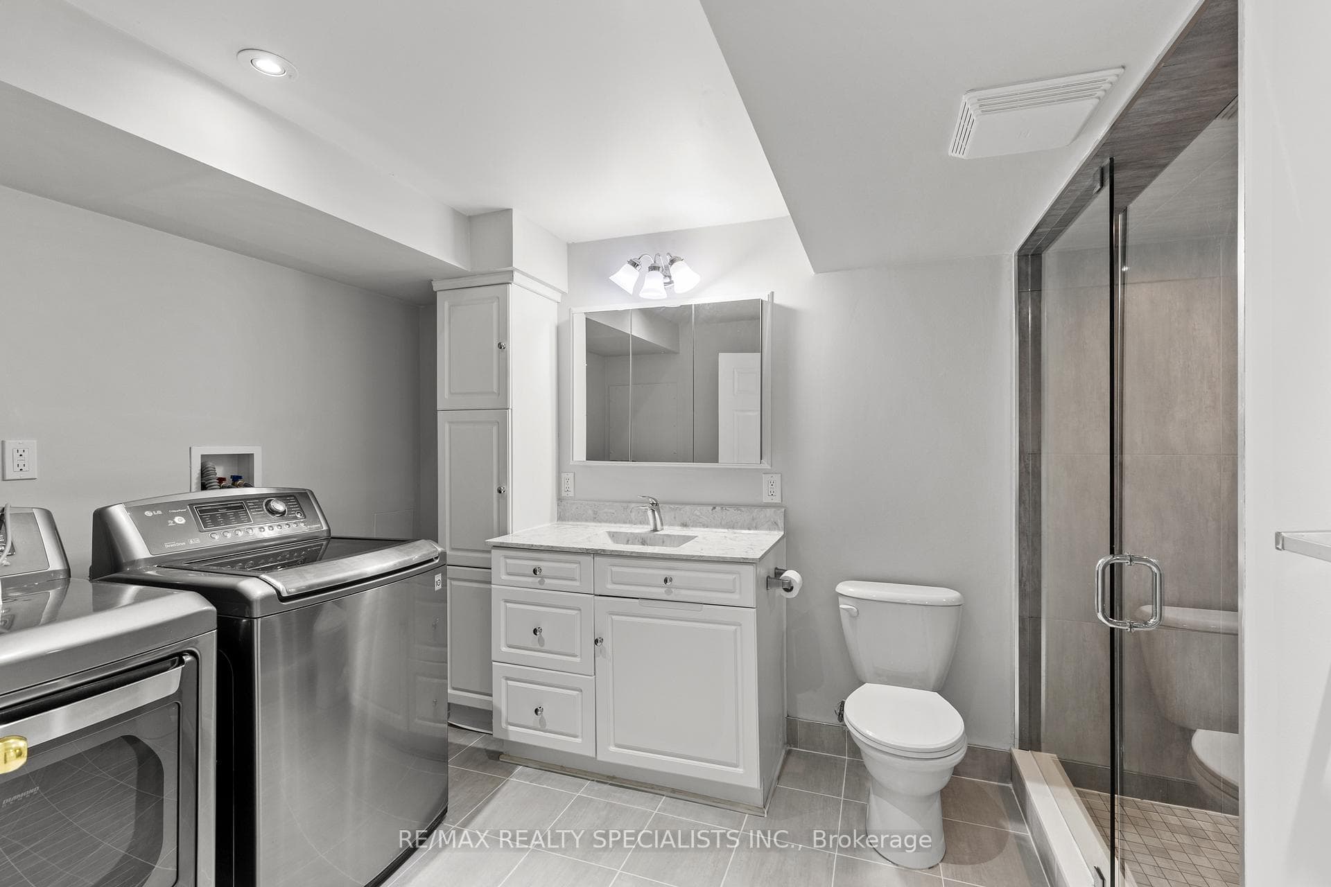 2393 Hargood Place photo 21