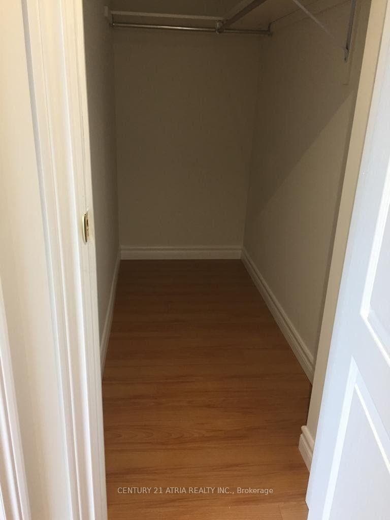 429 Reeves Way Boulevard Unit Basment photo 8