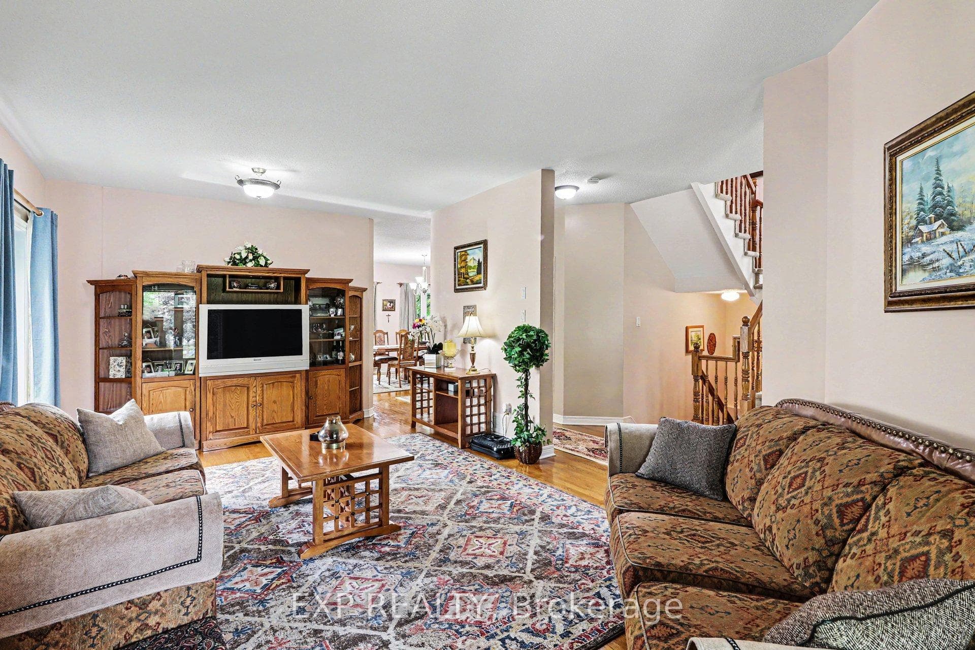 235 Station Boulevard photo 5