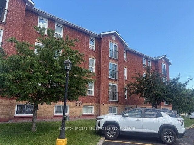 550 Talbot Place Unit 301 photo 3