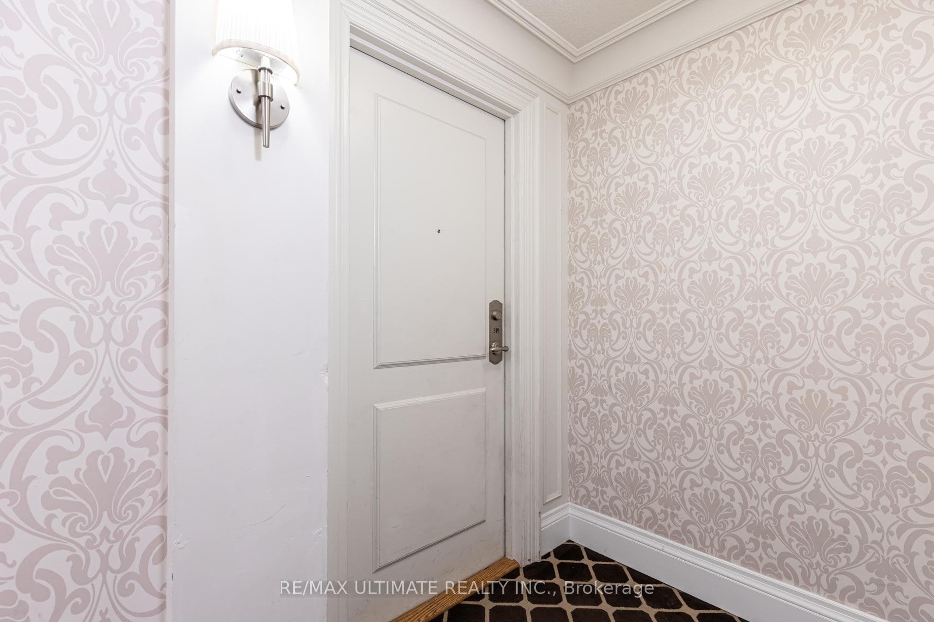 25 Greenview Avenue Unit 319 photo 4