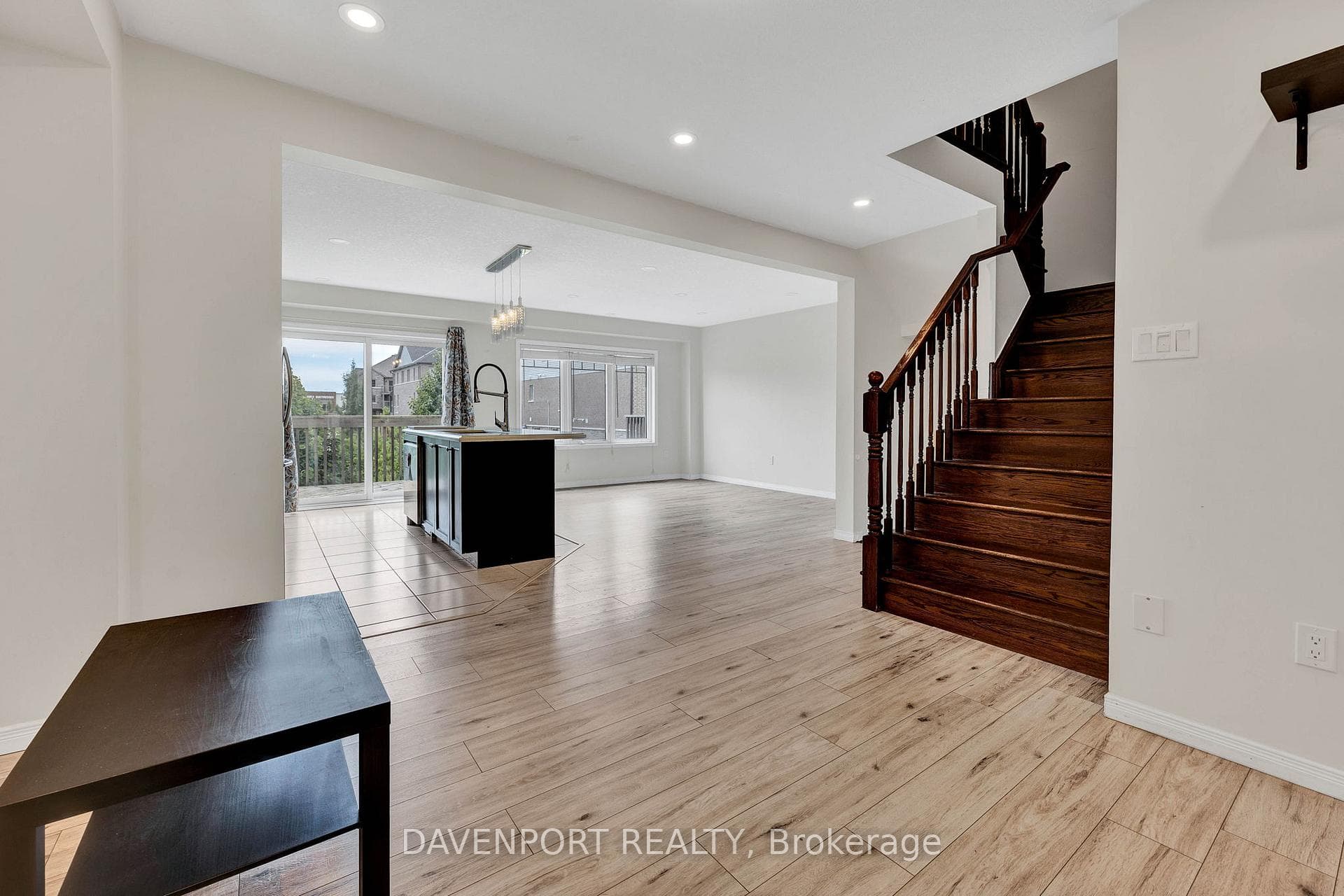 76 Glenvista Drive photo 2