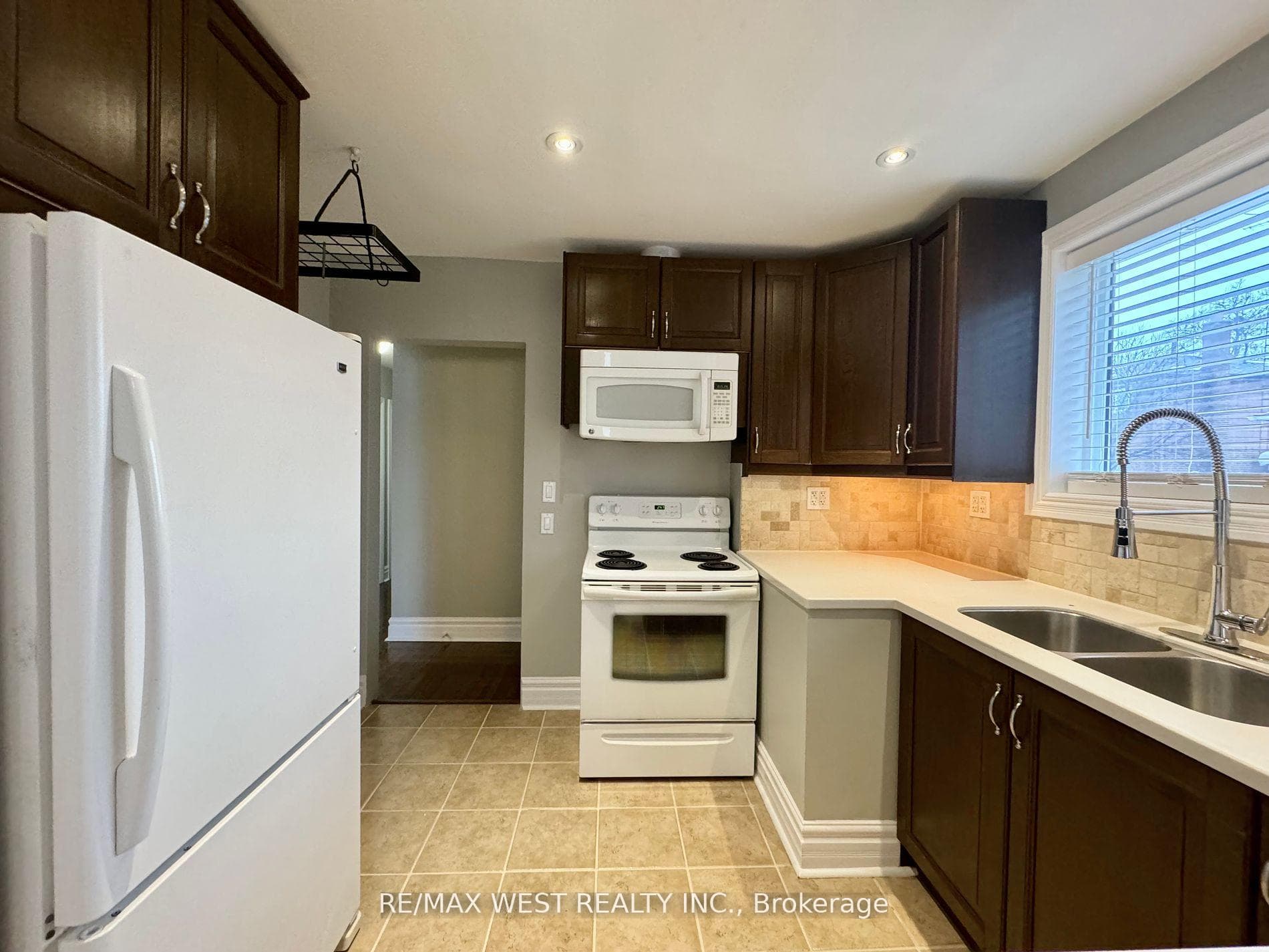 46 Tealham Drive photo 11