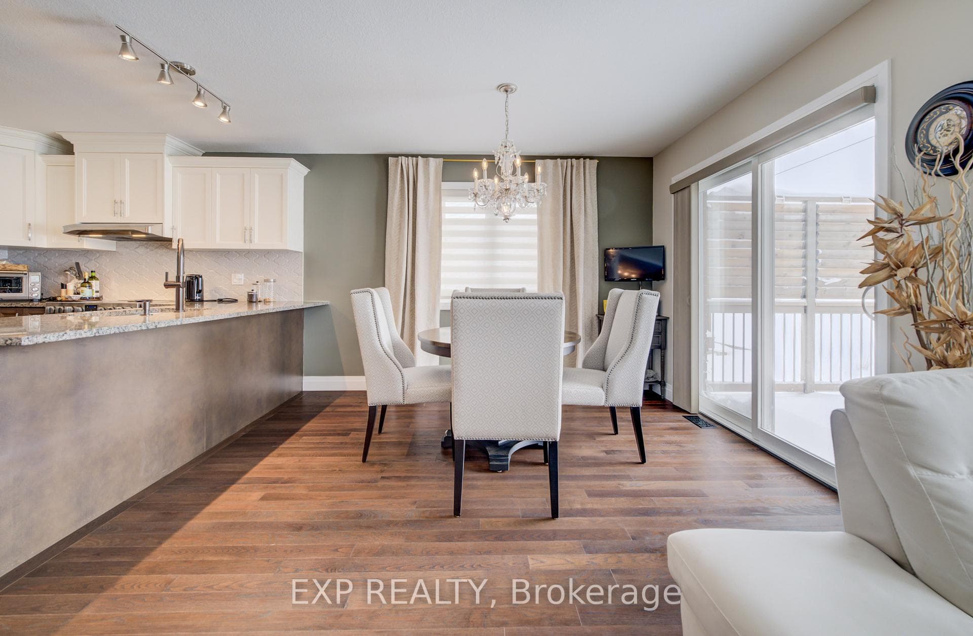 130 Bridge Crescent photo 10
