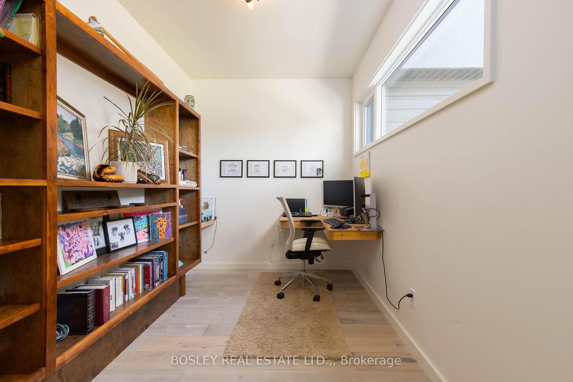 Dedicated office space - potential for a 4th bd.