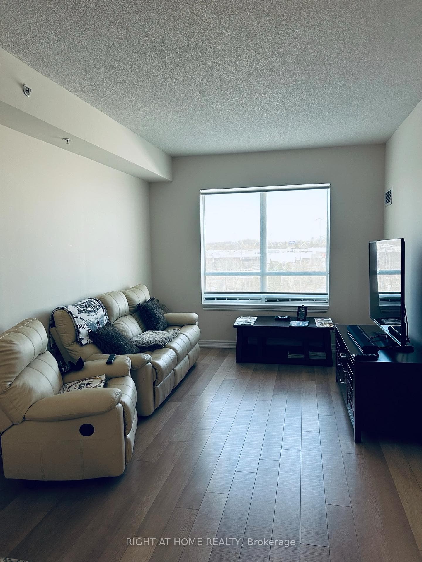 9255 Jane Street Unit 604 photo 8