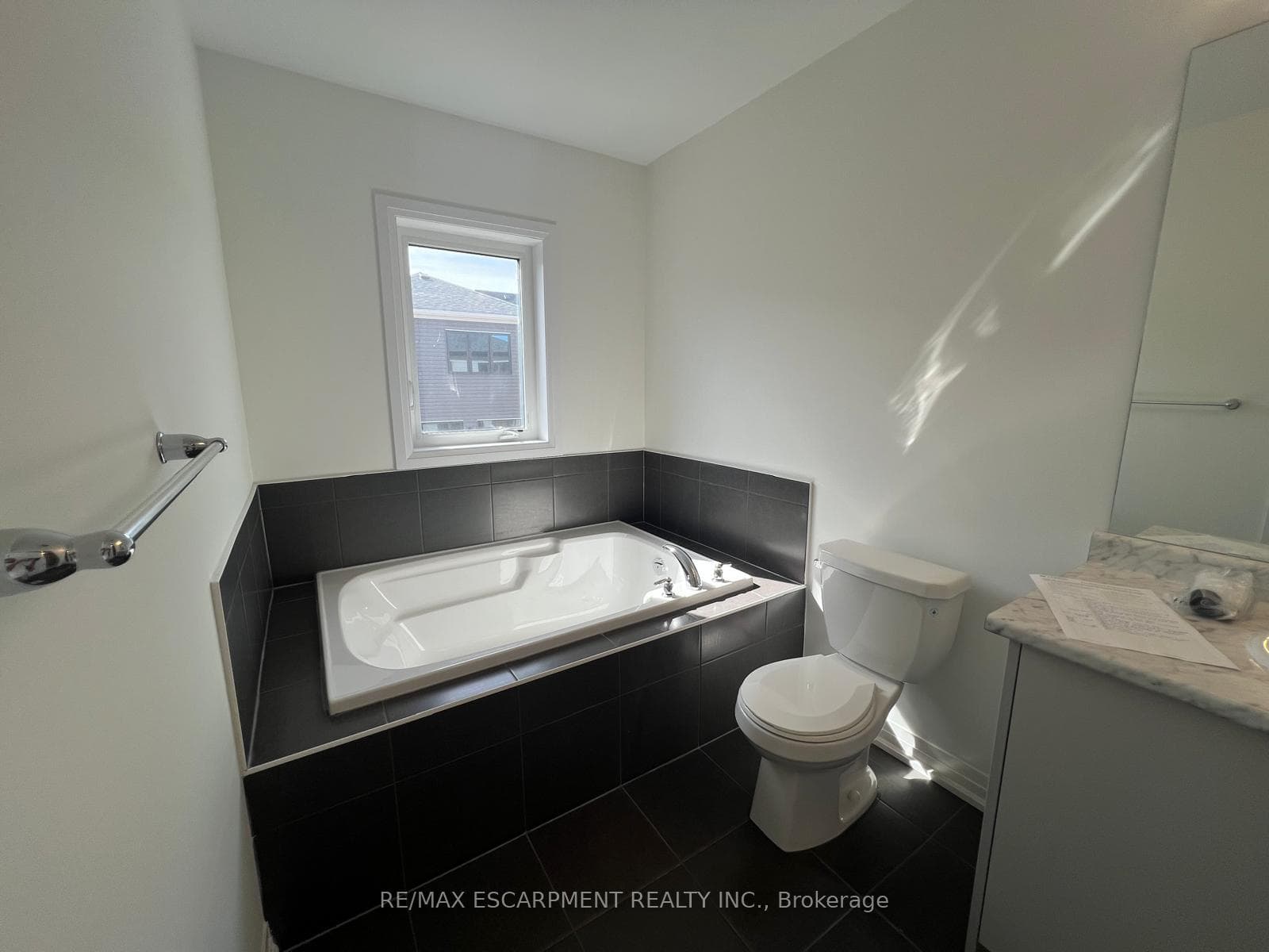 20 Velvet Way photo 15