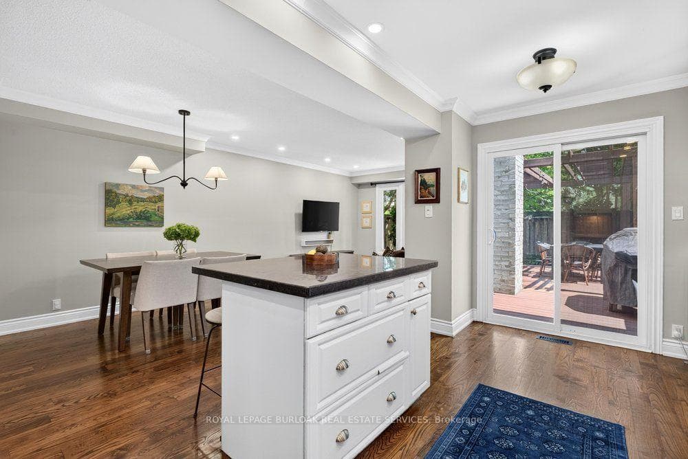 2354 Marine Drive photo 17