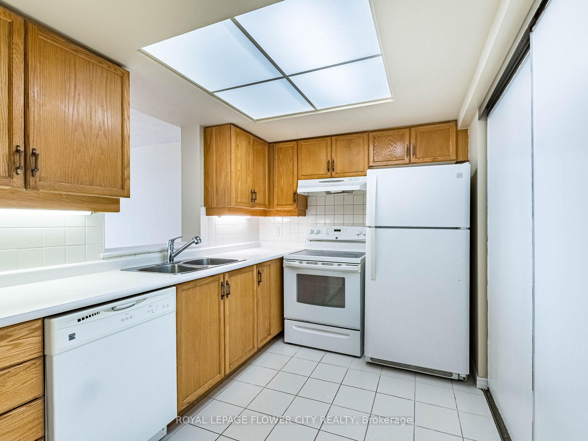 6 Humberline Drive Unit 604 photo 19