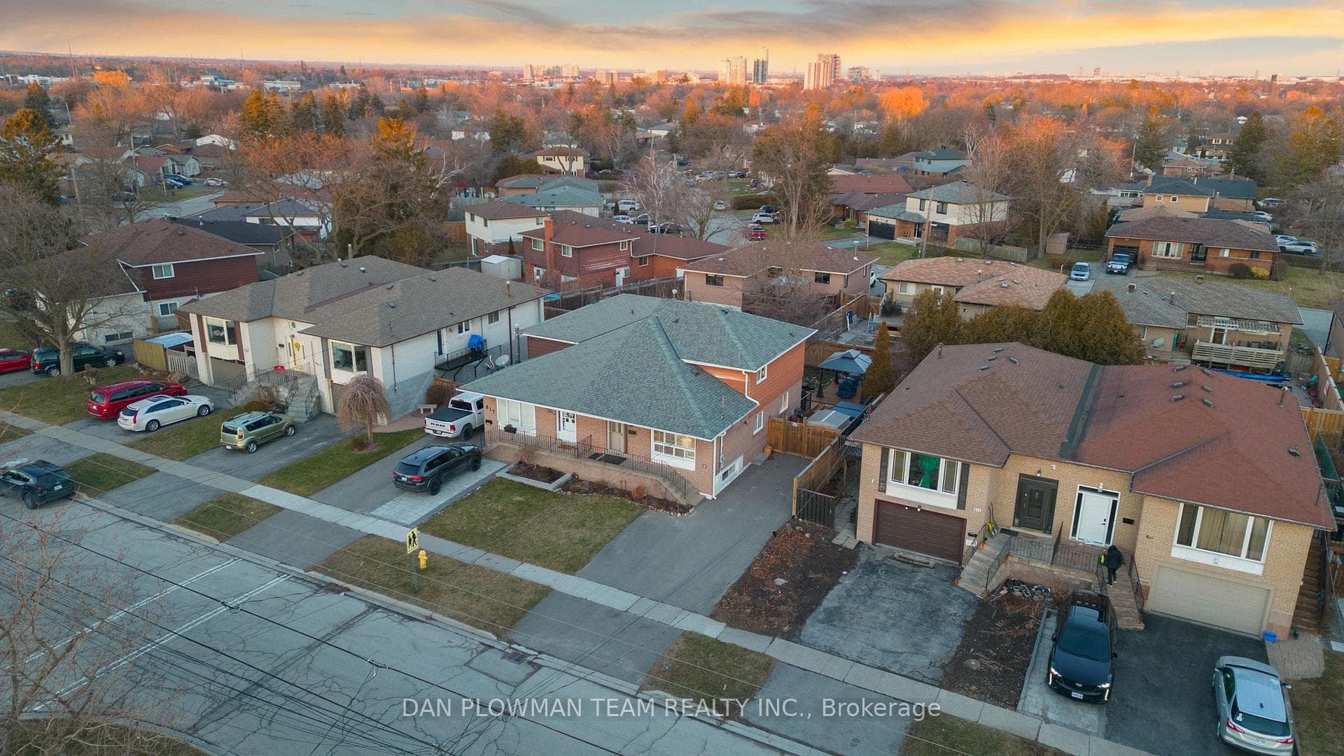 815 Hillcrest Road photo 32