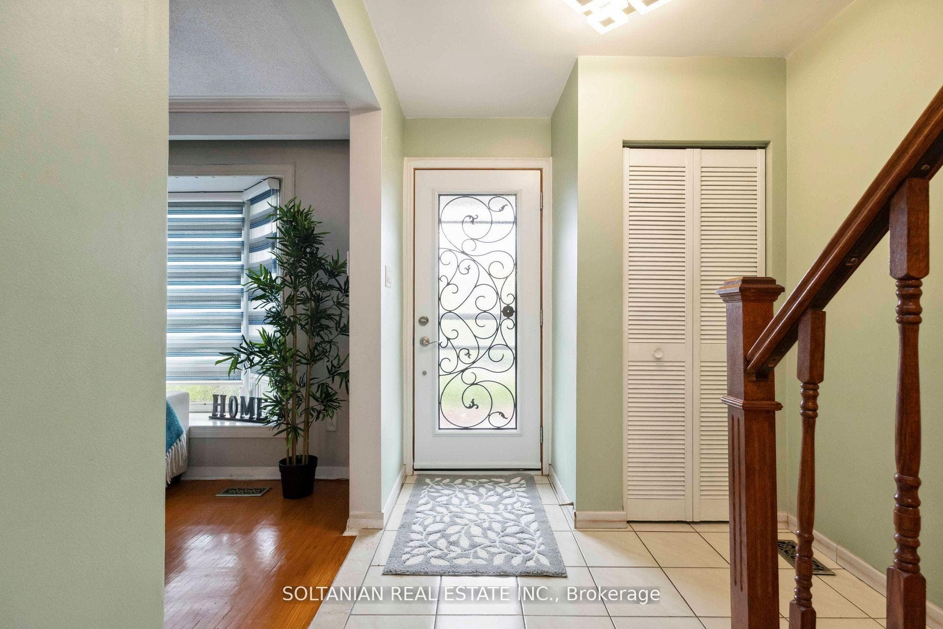 102 Elnathan Crescent photo 4