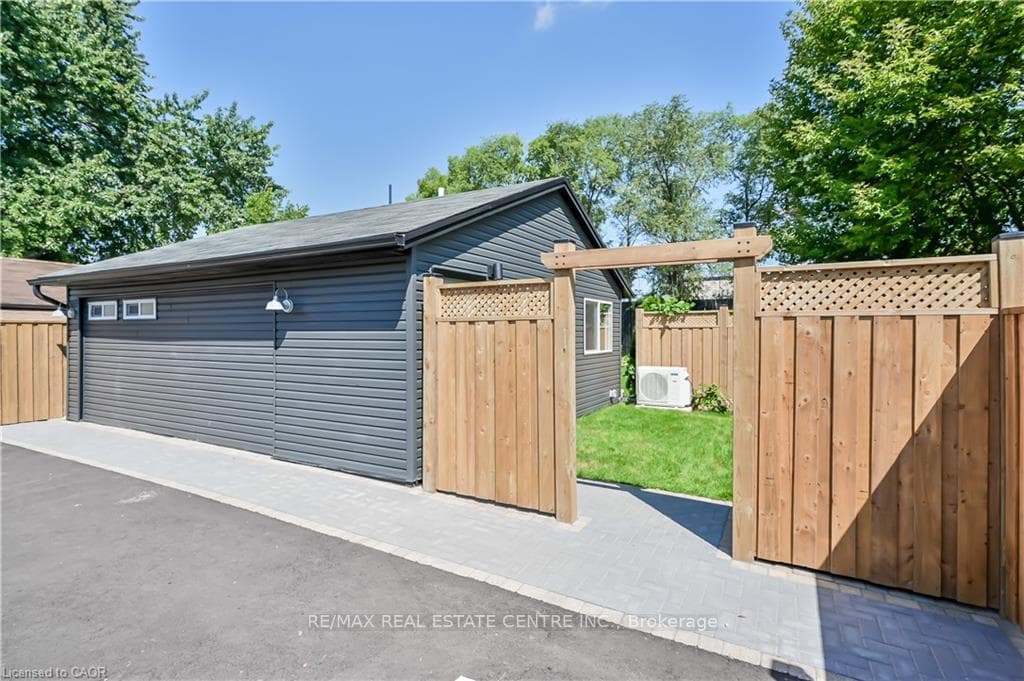 43 Mahony Avenue Unit 3 photo 2