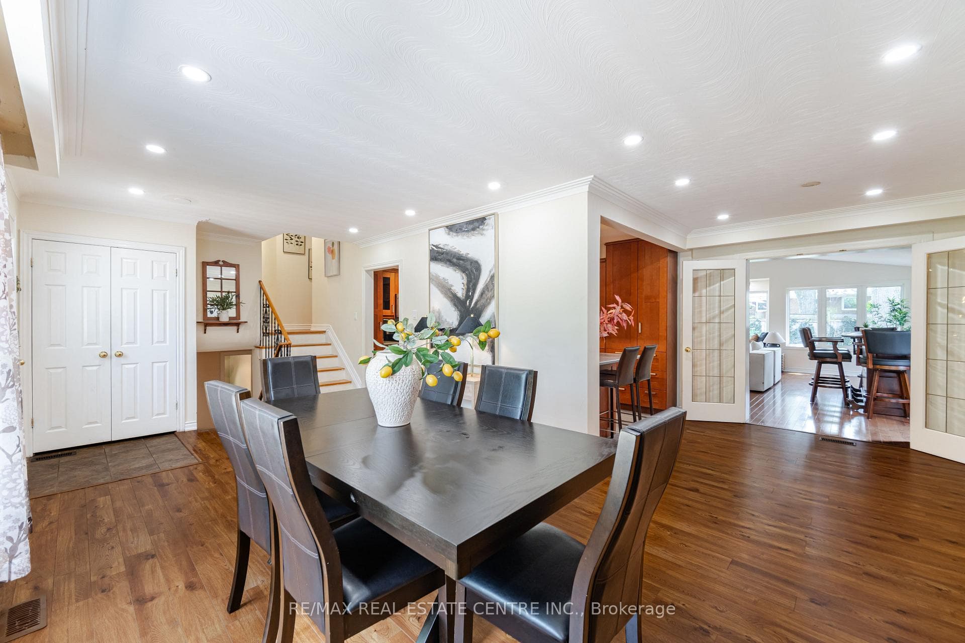 418 Tennyson Drive photo 5