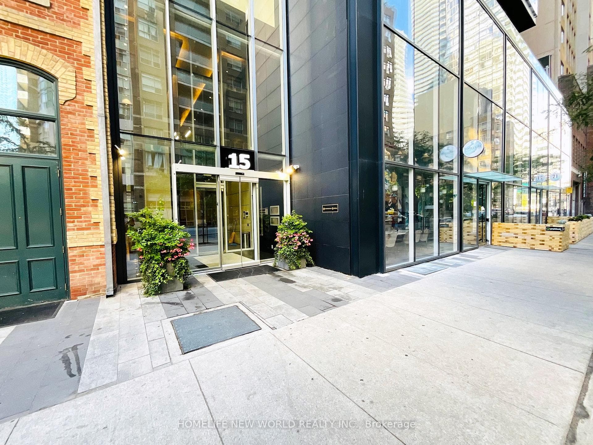 15 Grenville Street Unit 511 photo 1
