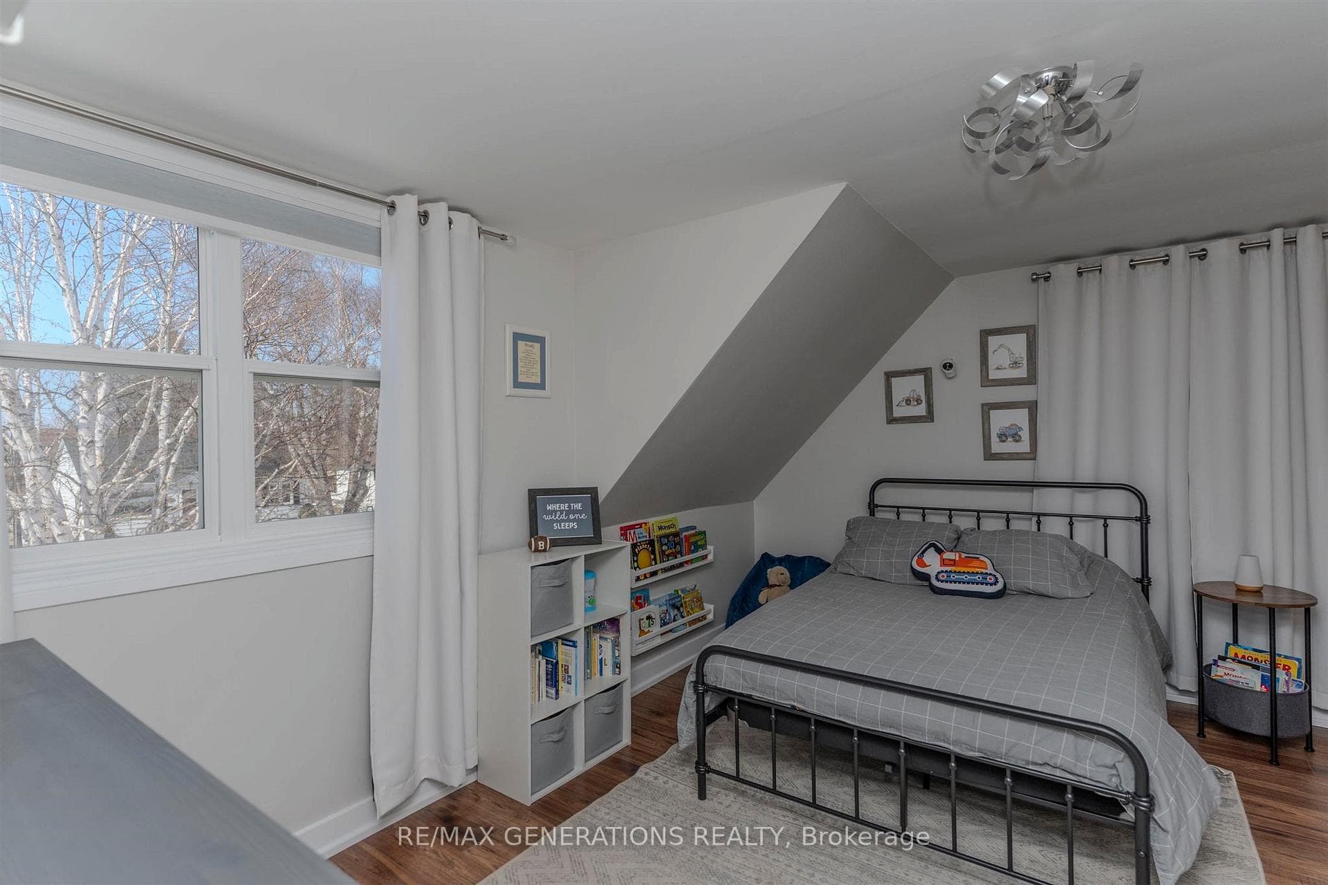 738 Bessie Avenue photo 17
