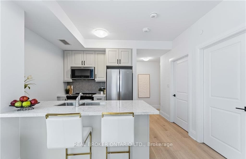 470 Dundas Street Unit 909 photo 13