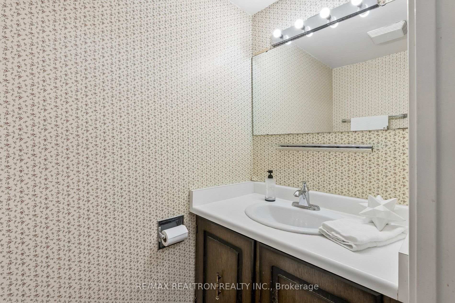 1111 Steeles Avenue Unit 307 photo 26
