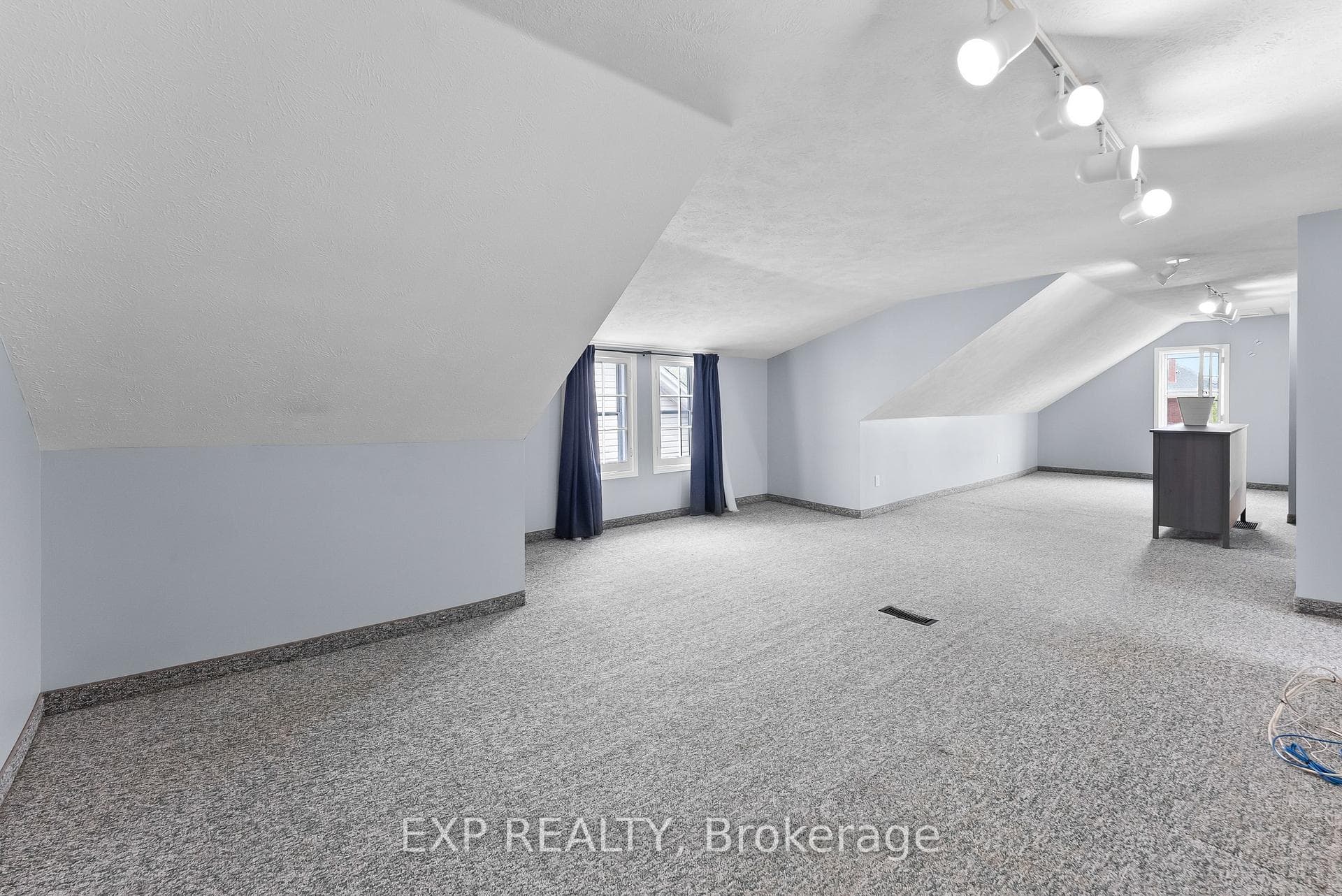 4862 Fourth Avenue photo 30