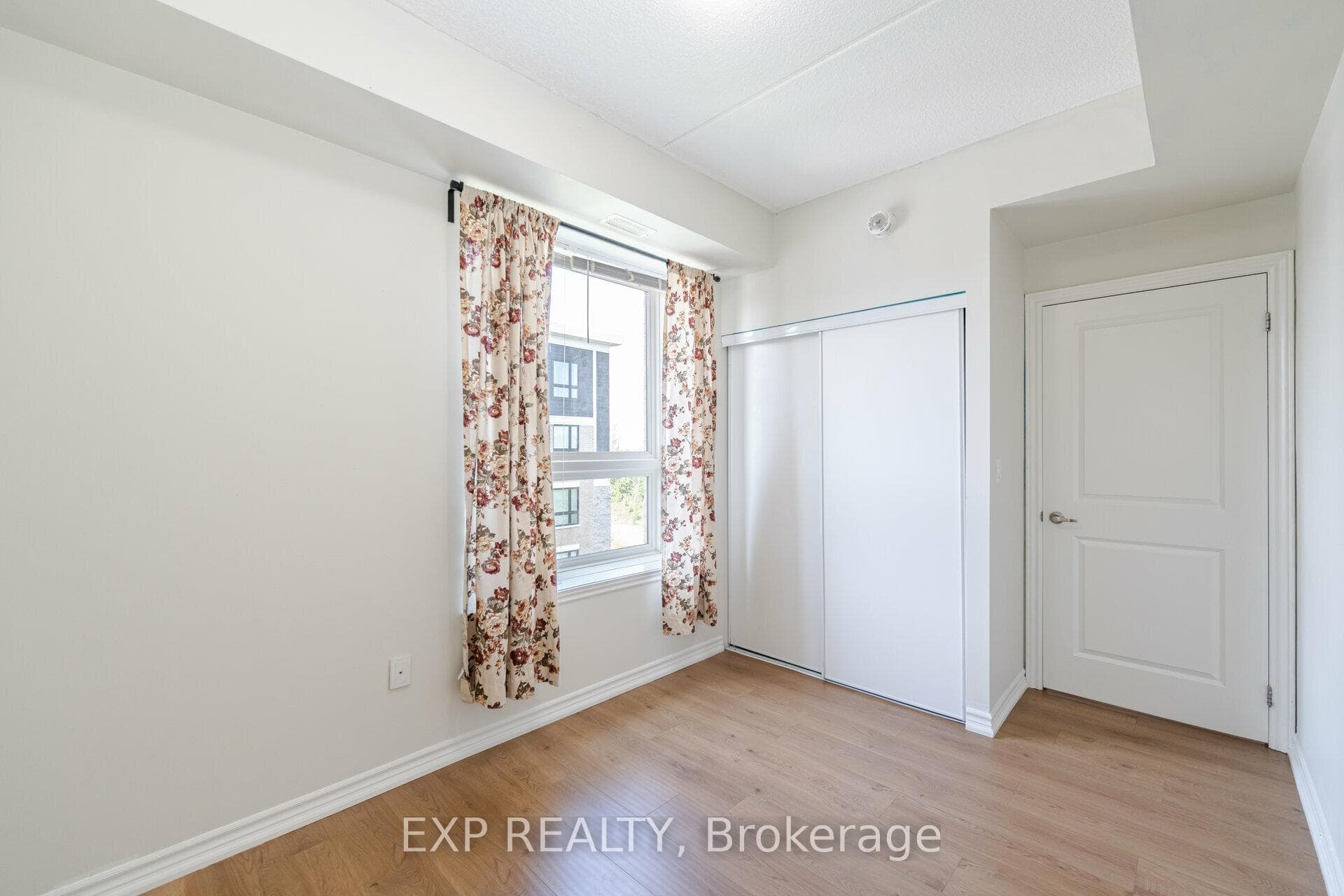 640 Sauve Street Unit 402 photo 17