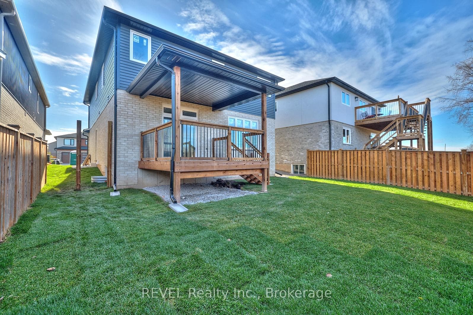 7363 SHERRILEE Crescent photo 36
