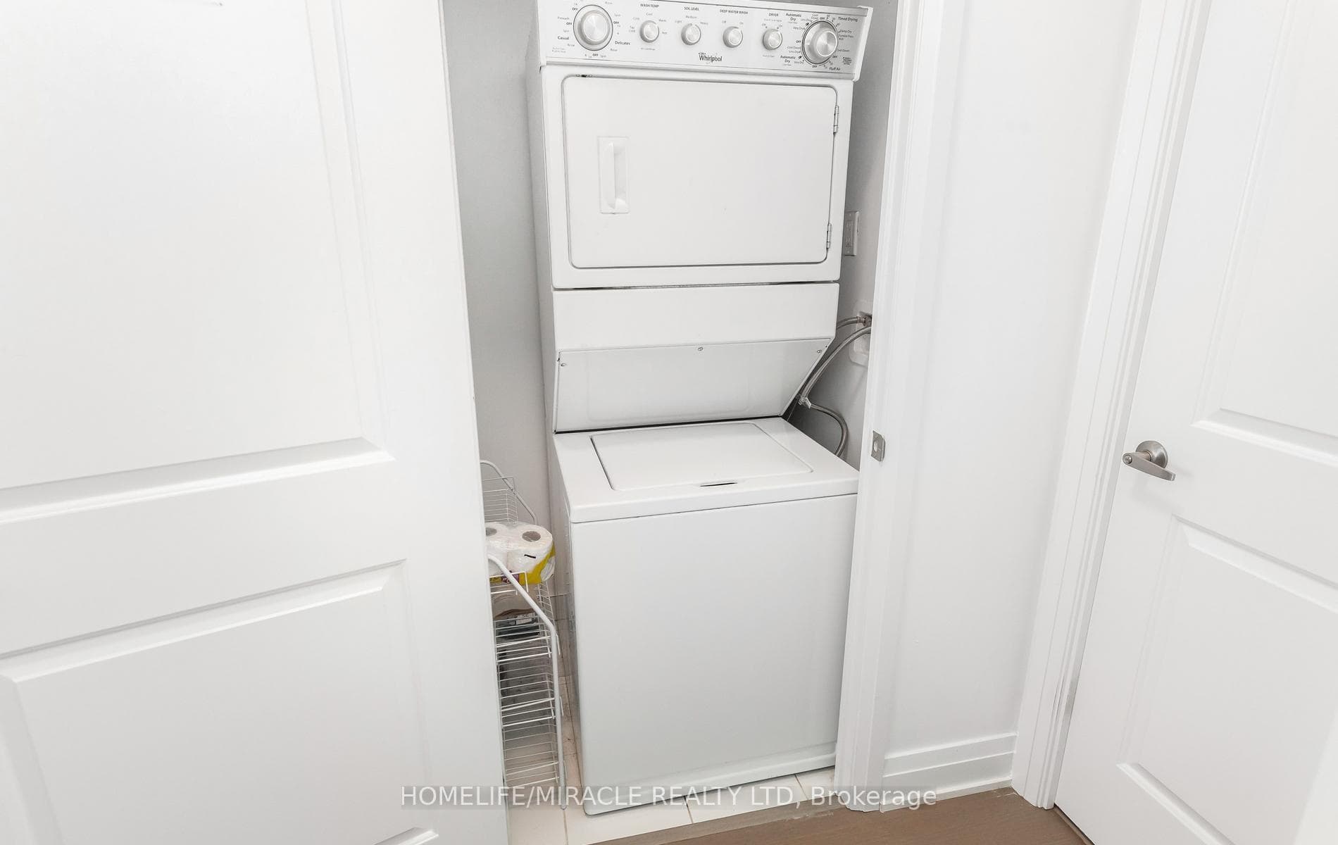 55 Speers Road Unit 1605 photo 25
