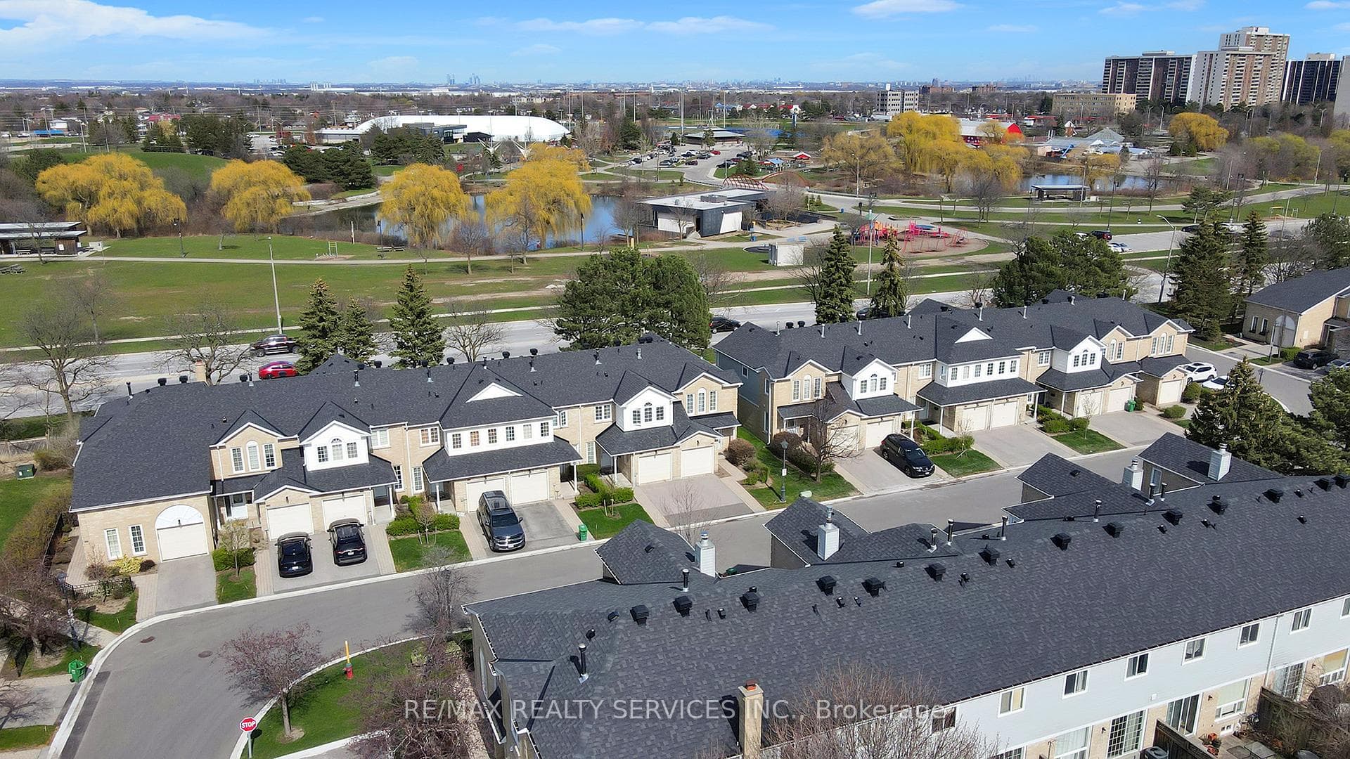 74 Heathcliffe Square photo 36