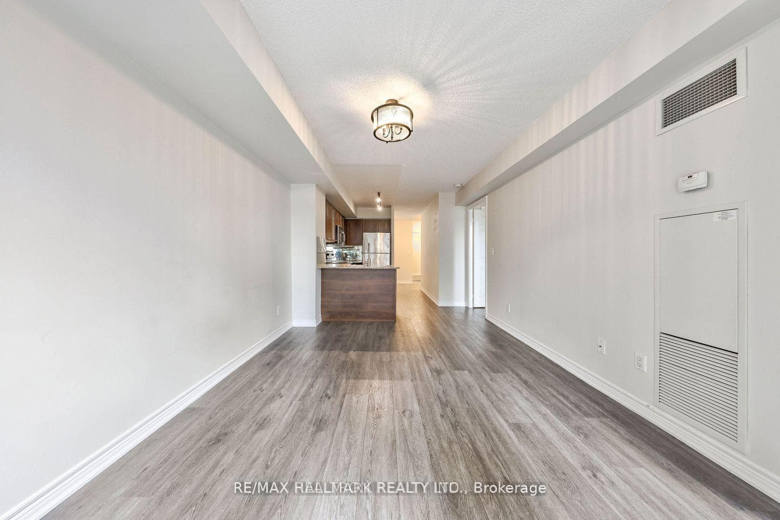 761 Bay Street Unit 610 photo 37