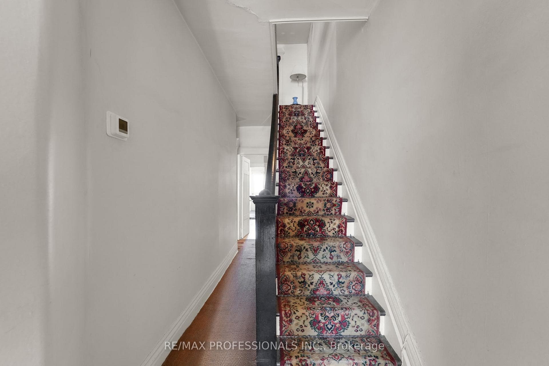 9 Ft Ceilings
