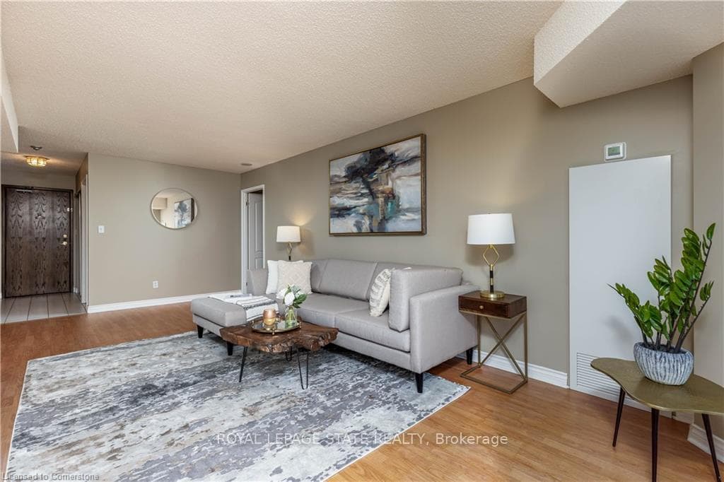 1276 Maple Crossing Boulevard Unit 909 photo 4