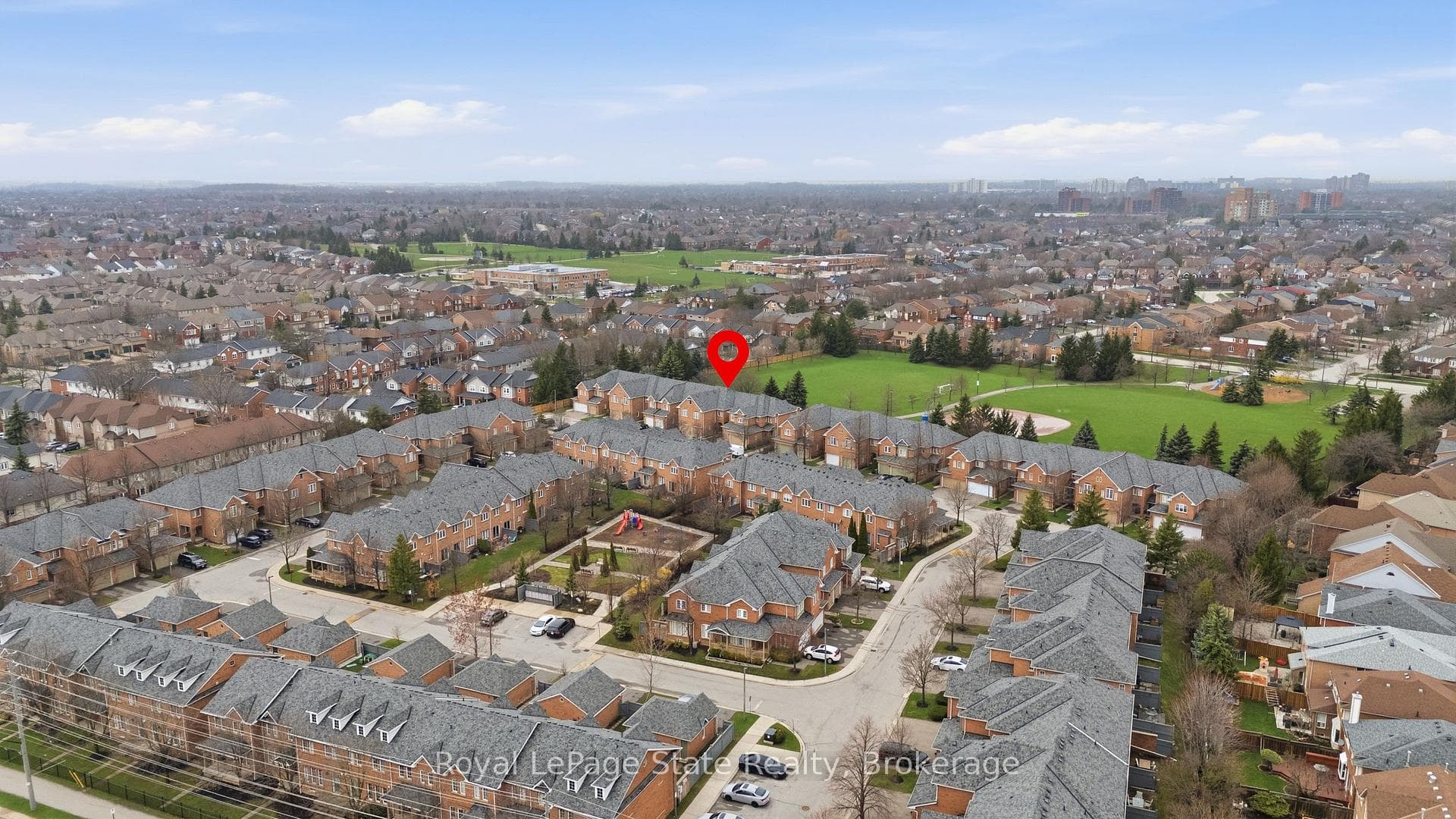 WOW! Opportunity 4U2 move 2 this premium complex.