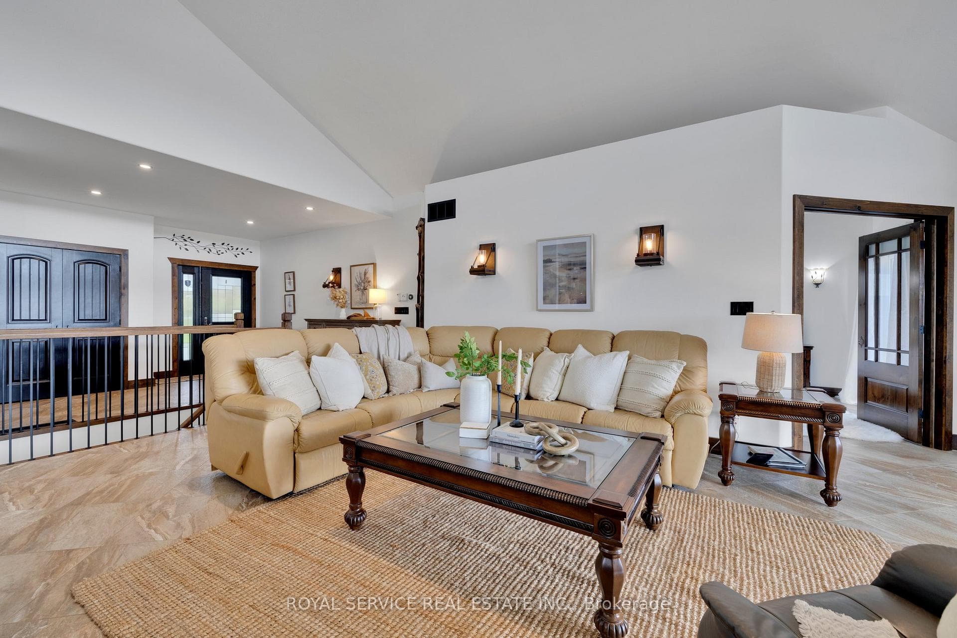 87 Loon Street photo 5