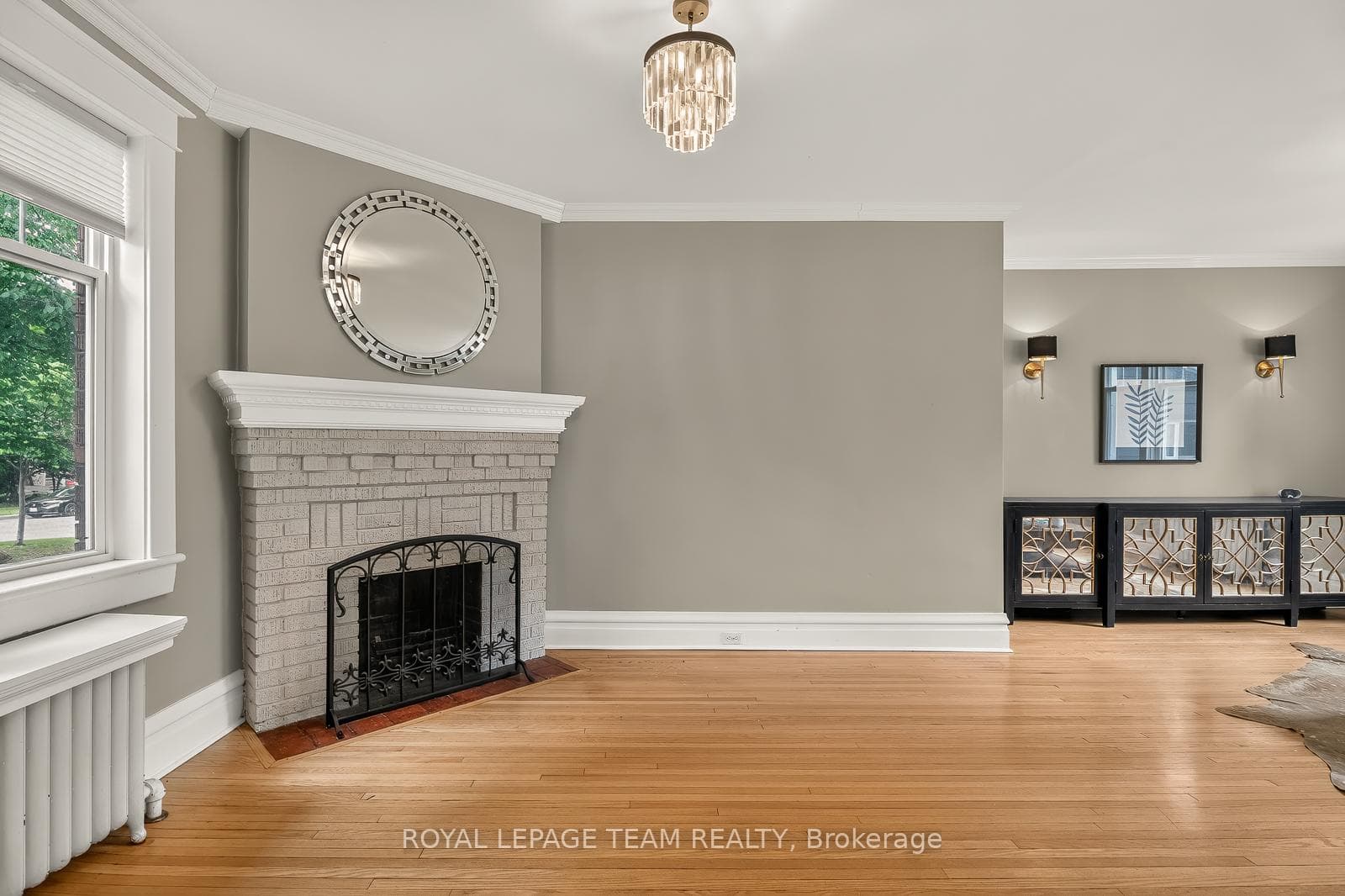 318 CLEMOW Avenue photo 4