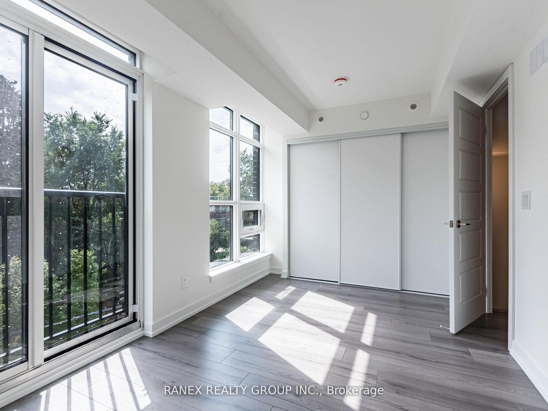 851 Sheppard Avenue Unit 21 photo 27