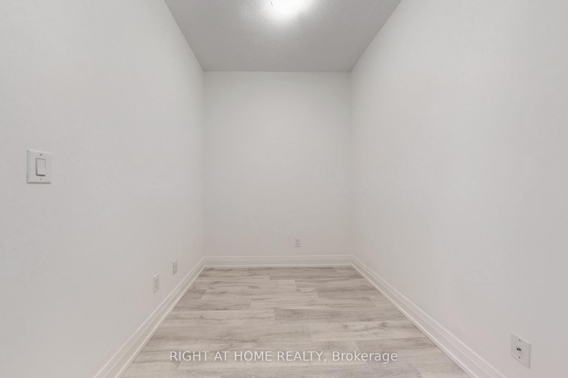 3700 Highway 7 Road Unit 1606 photo 29