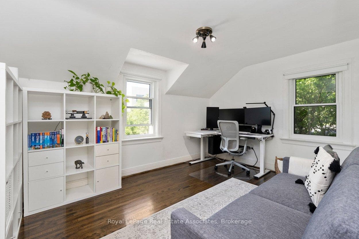 2 Byng Avenue photo 25