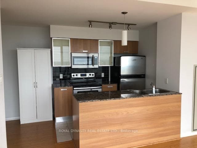 38 GRENVILLE Street Unit 3503 photo 3