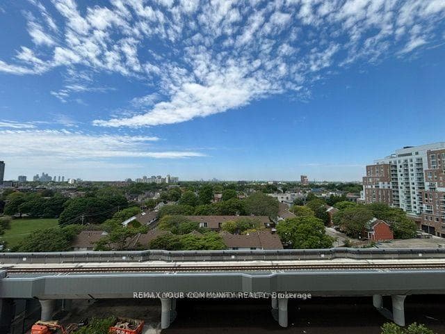 812 Lansdowne Avenue Unit 911 photo 16