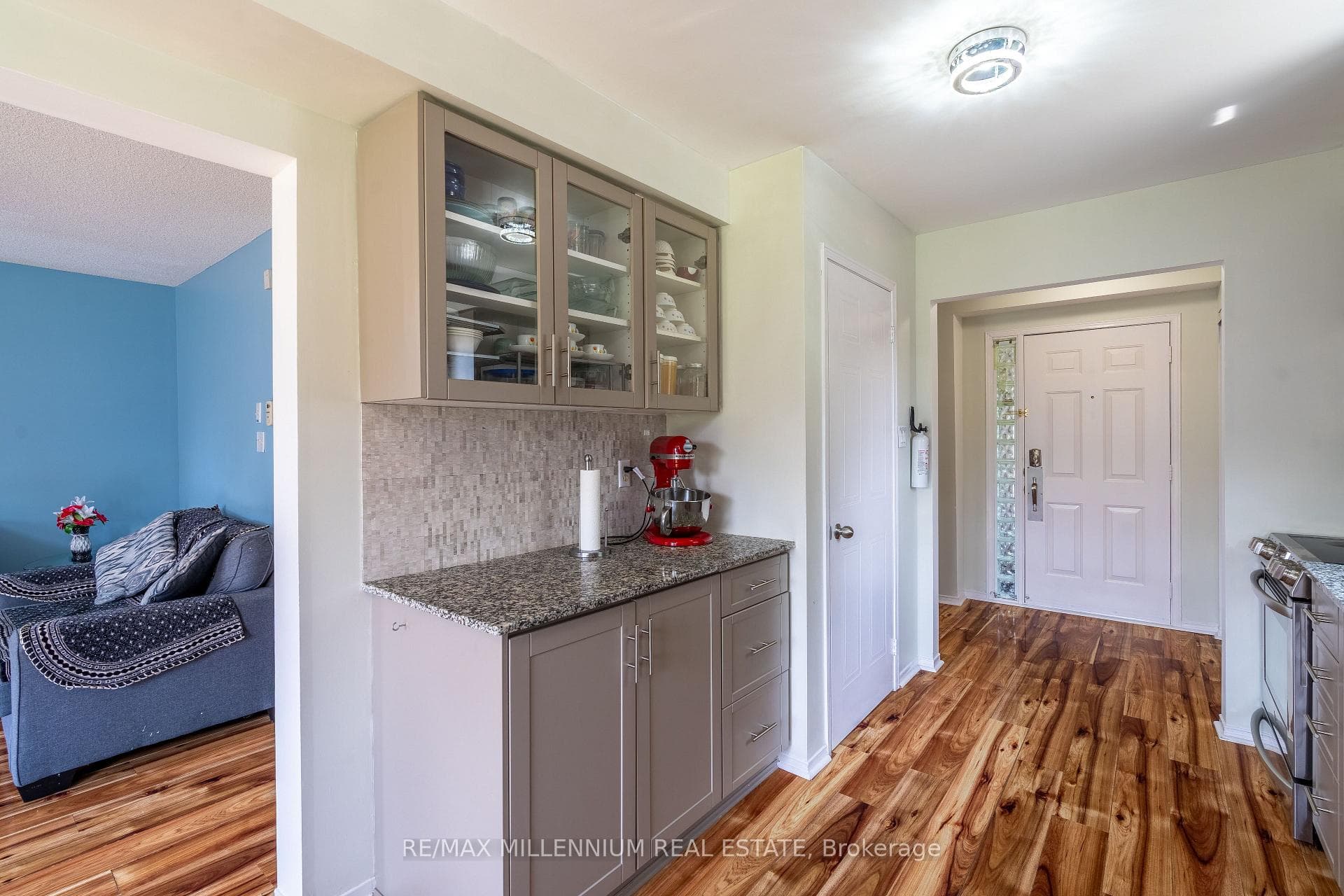 2 Rundle Crescent photo 11