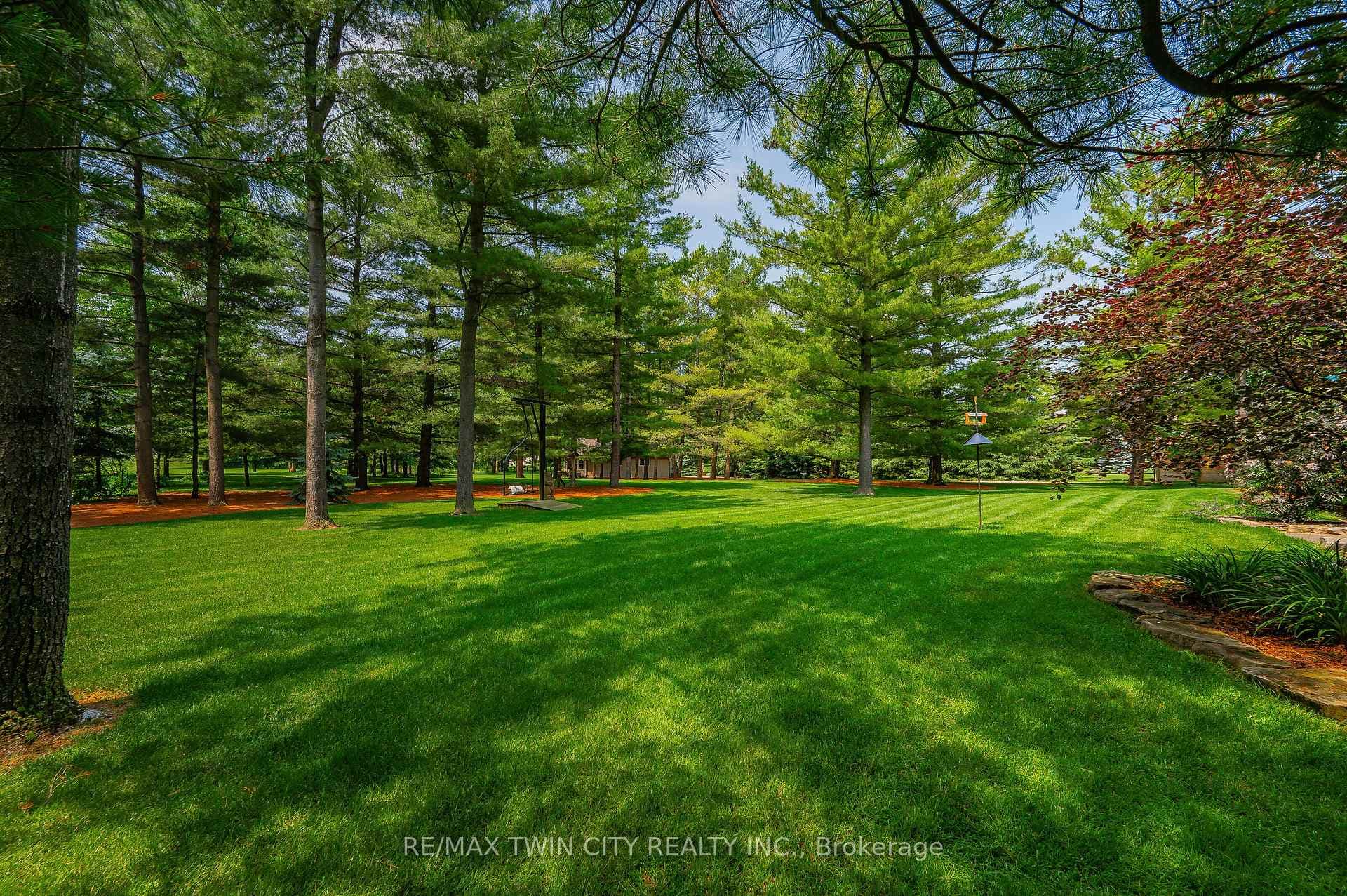 9 Grand River Drive photo 34