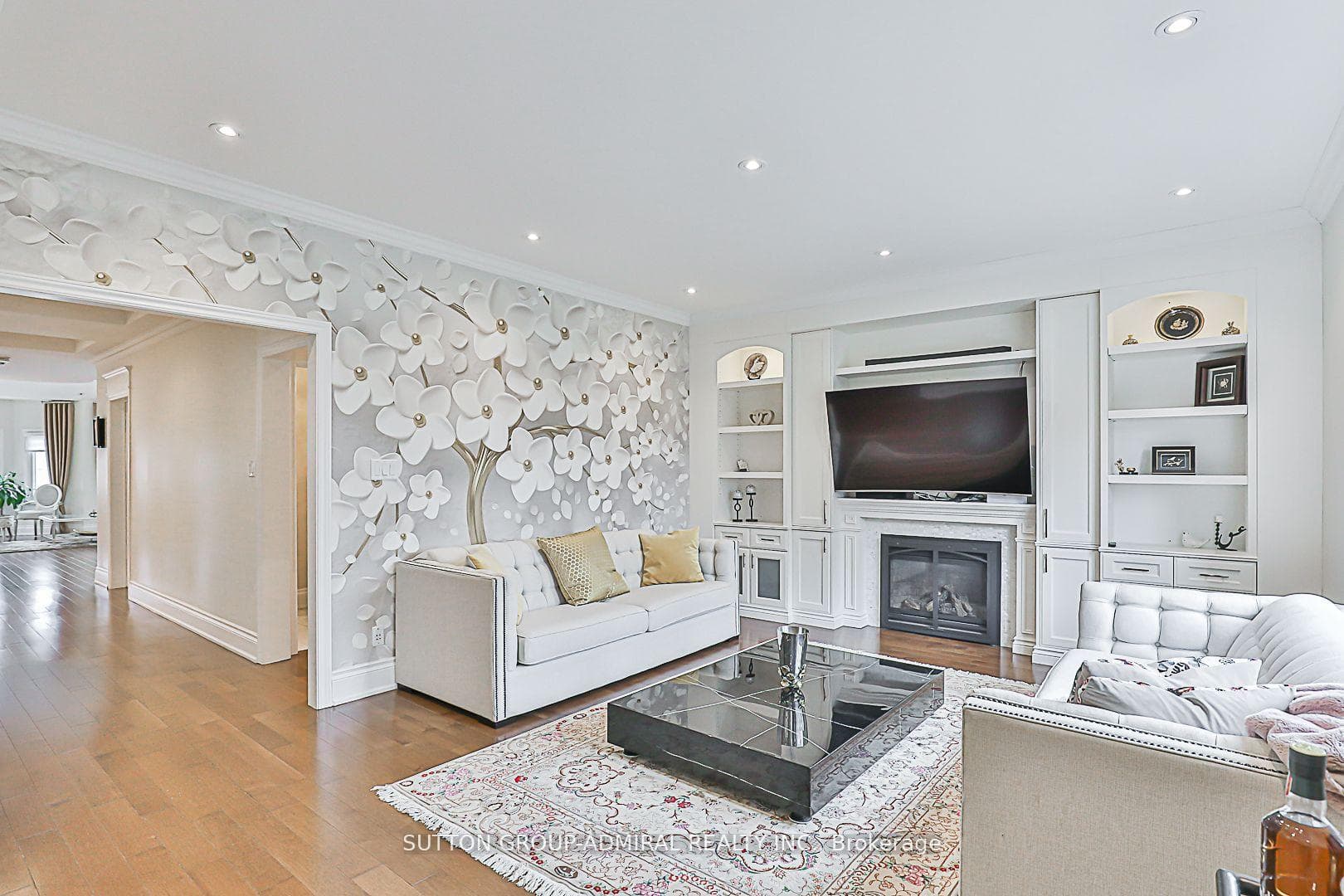 142 Larratt Lane photo 8