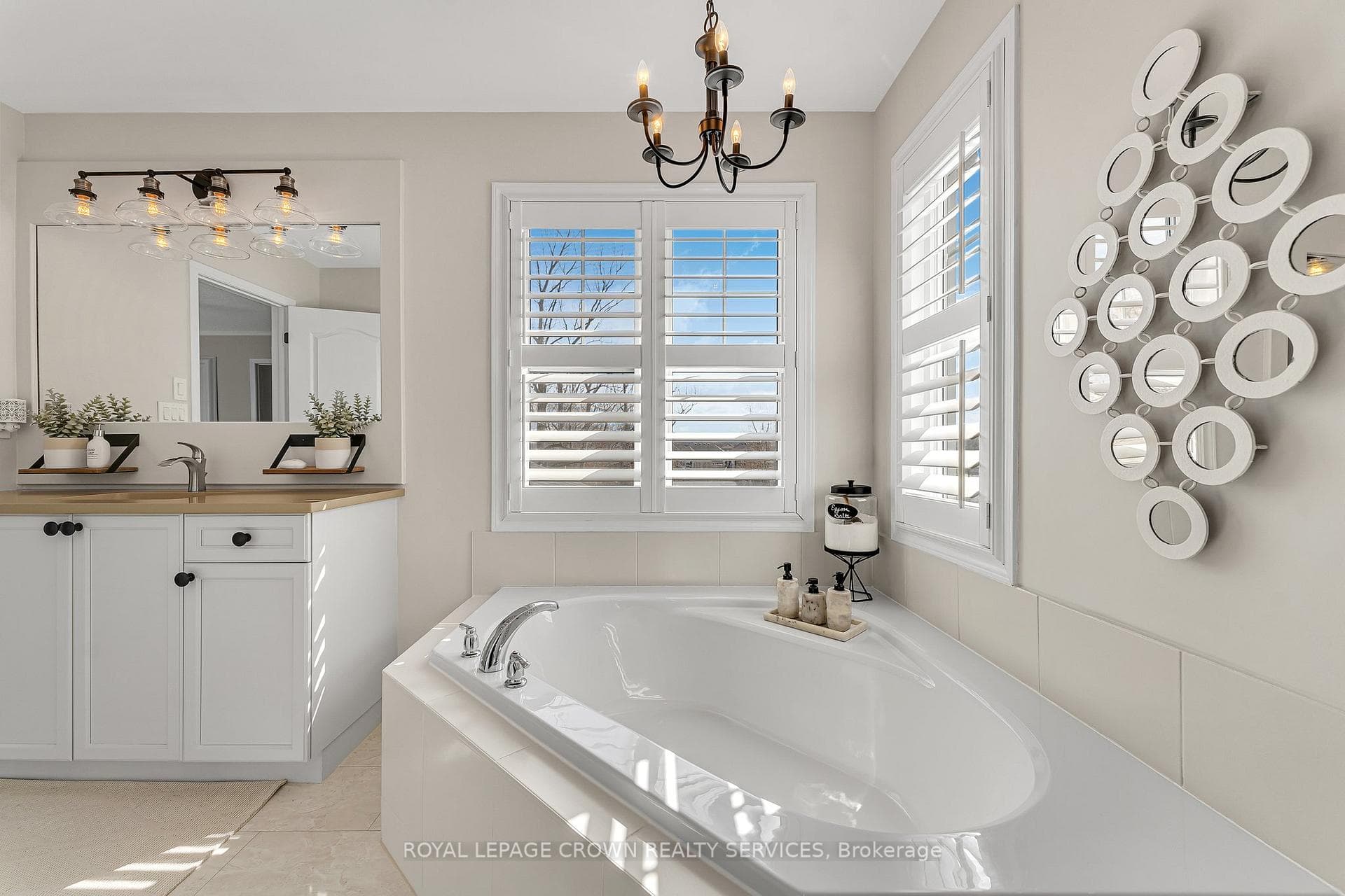 68 Apple Drive photo 23