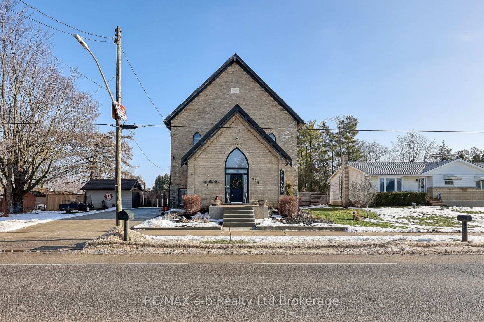 5924 Putnam Road photo 2