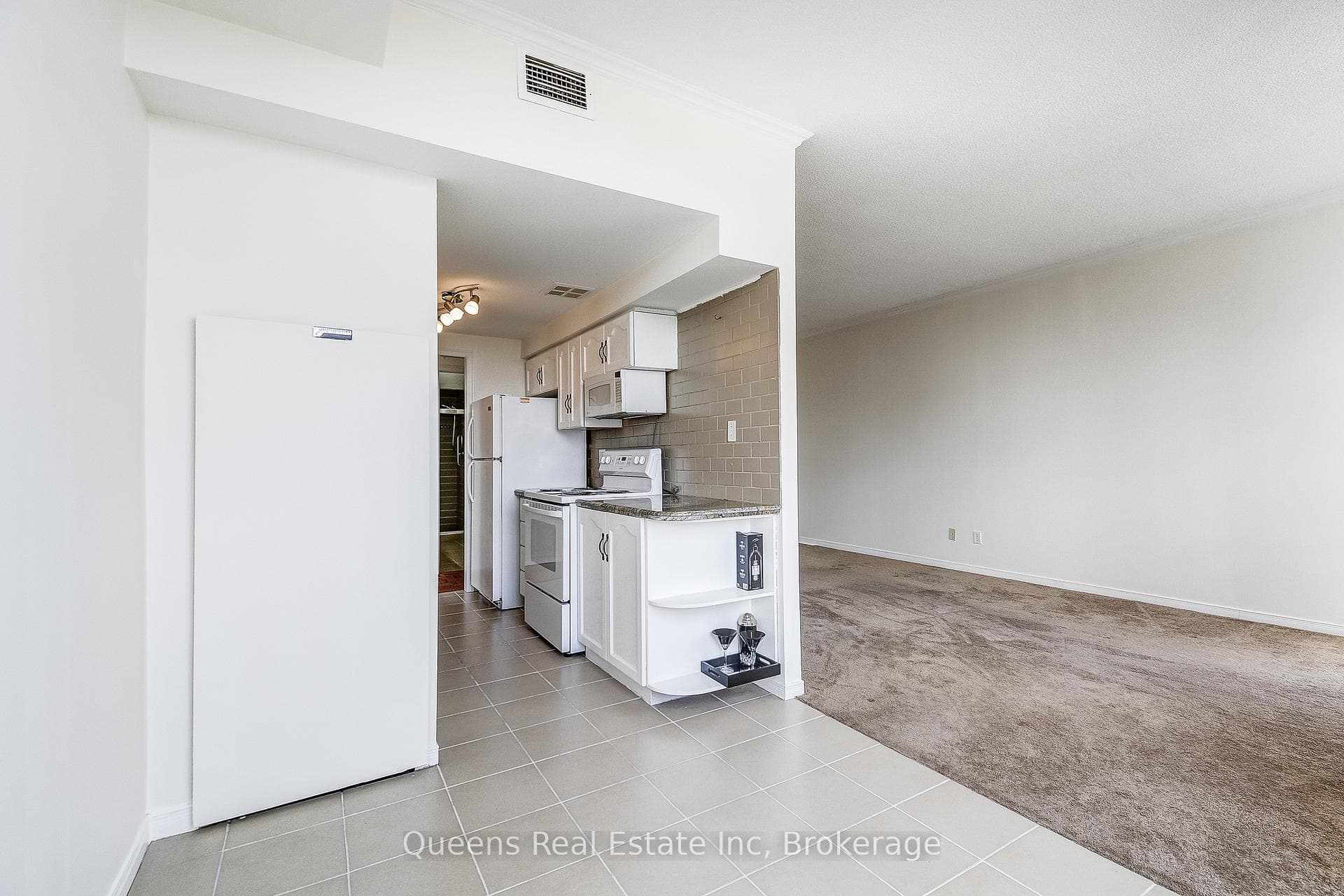200 Limeridge Road Unit 803 photo 22